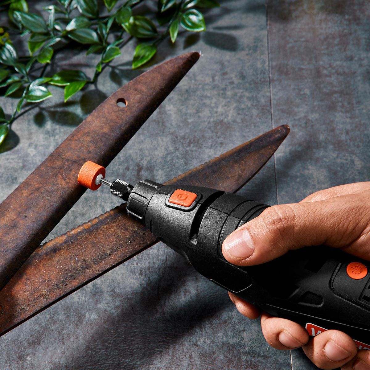 12V Cordless Rotary Tool Kit with 19-Piece Accessories R547003