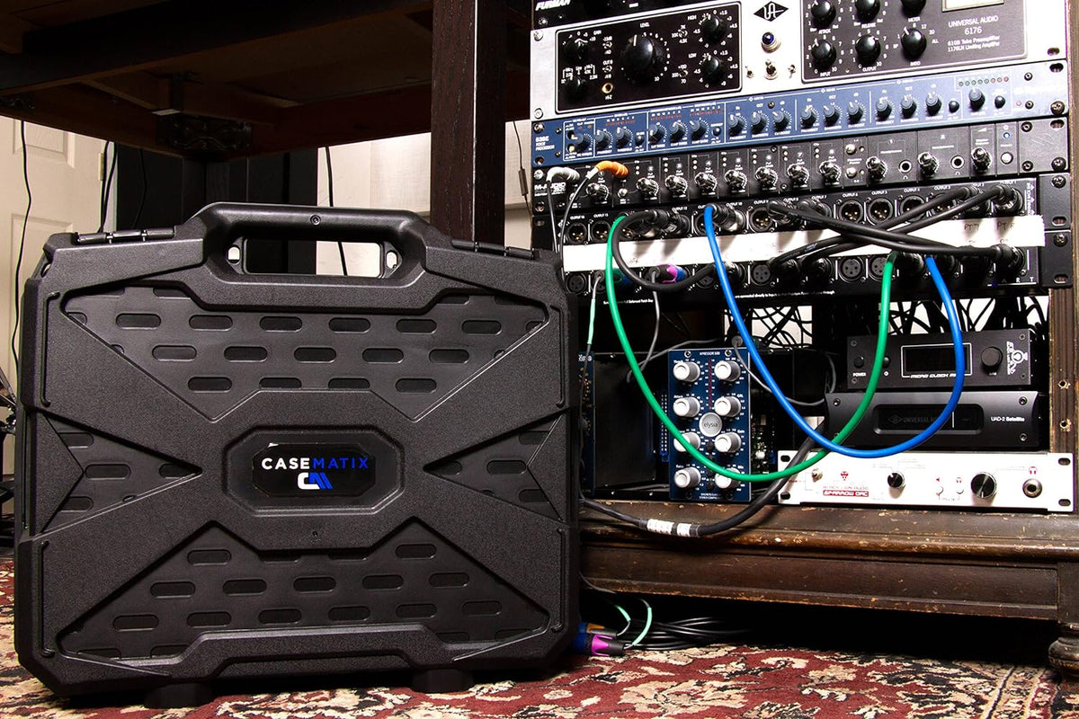 Hard Case Compatible with 12 Handheld Microphone System, Case Only O280427