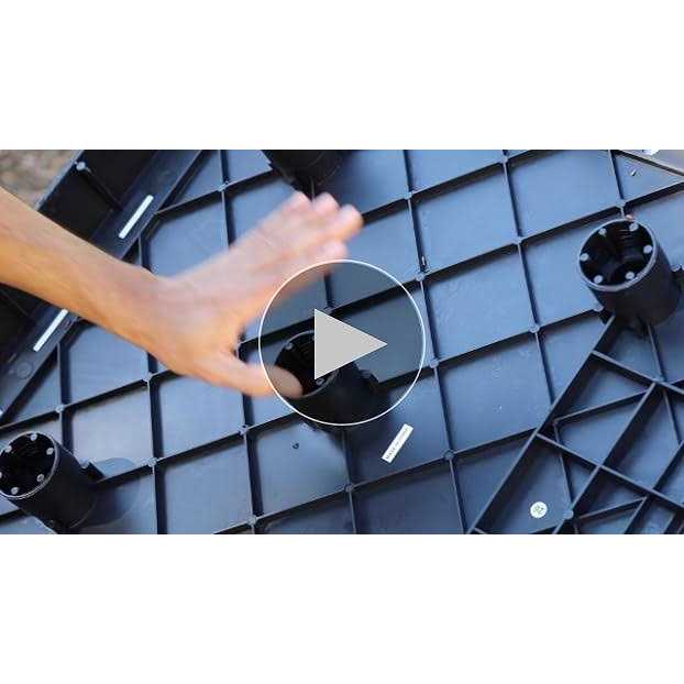 Plastic Waterproof Dog Kennel with Air Vents E701121