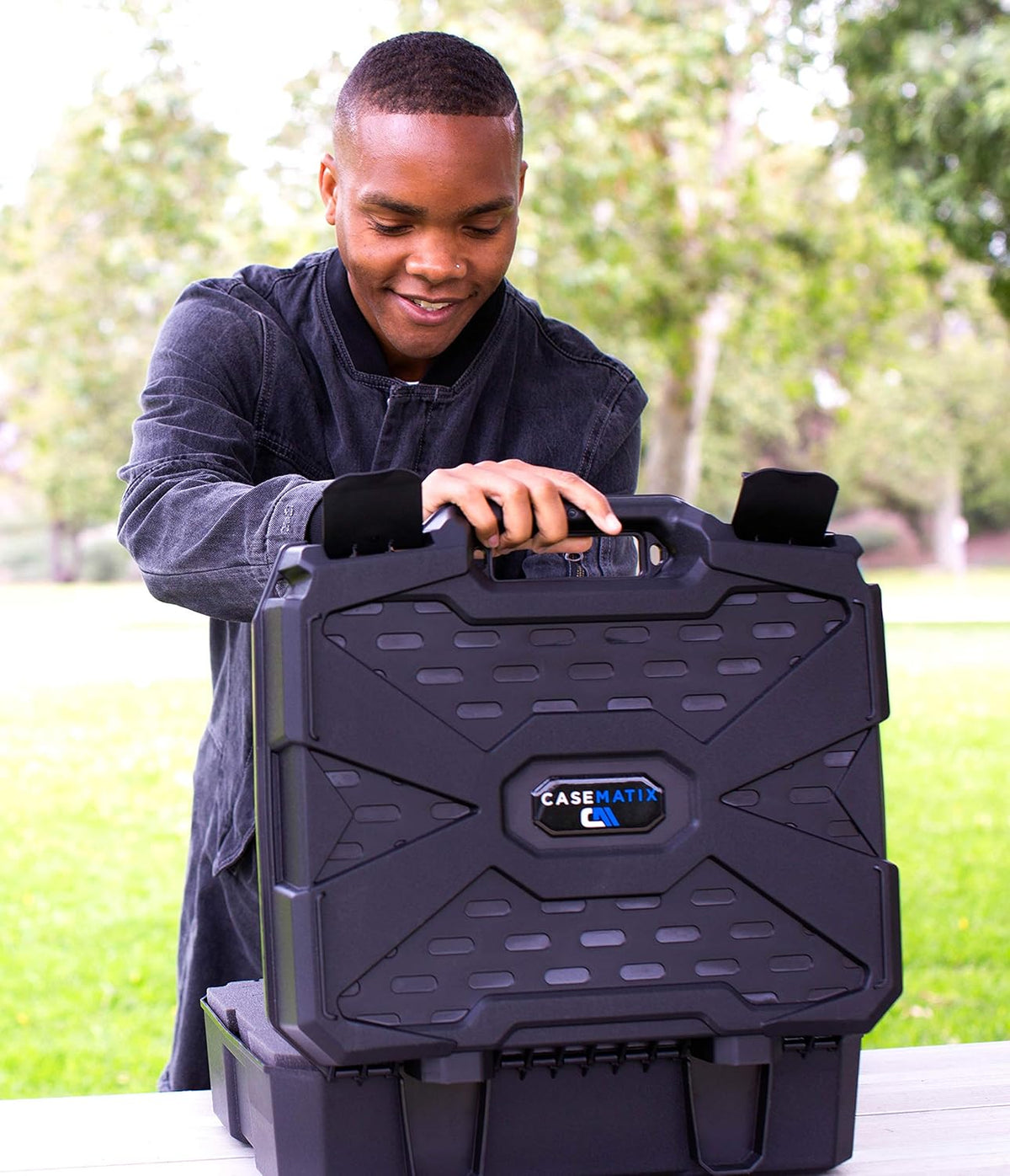 Hard Shell Travel Case for VR Headset with Custom Compartments H550866