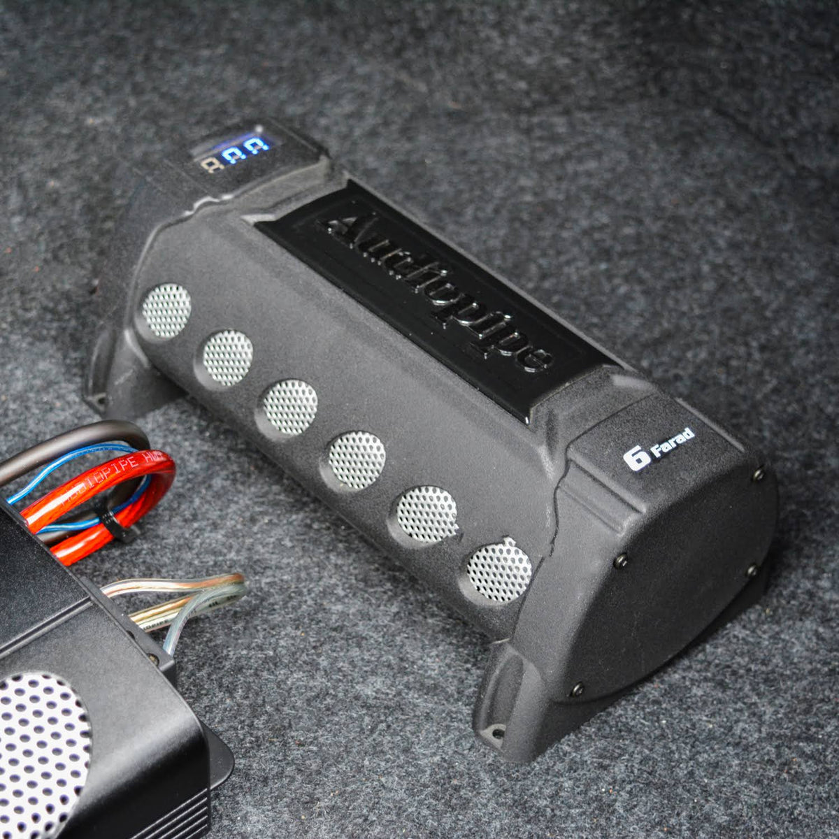 Black 6 Farad Capacitor with Digital Display H191