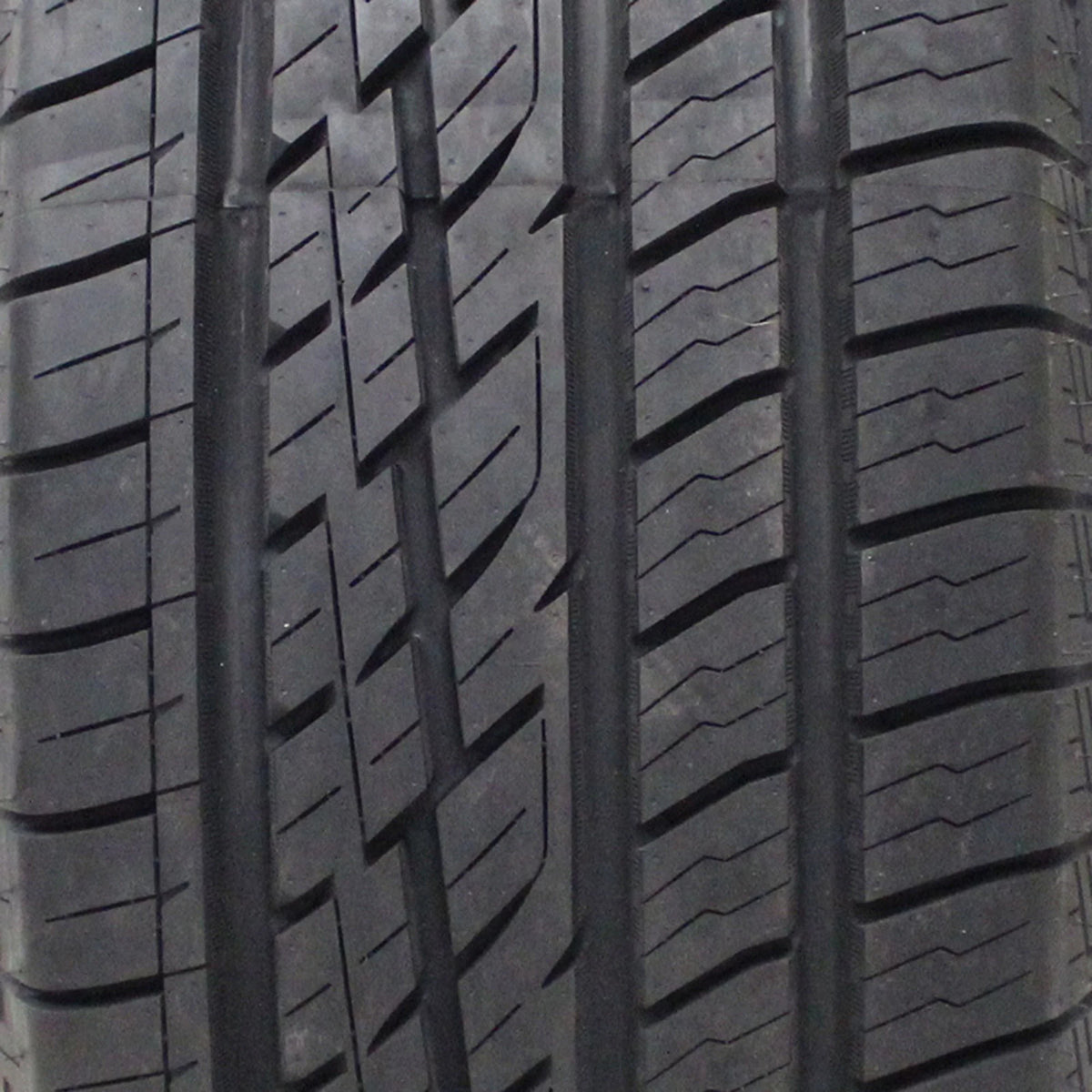 All Season 255/65R17 114T XL Light Truck Tire F55590